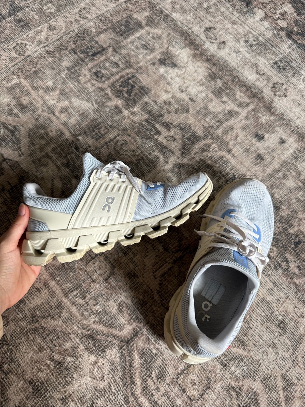 On cloud Light Blue Athletic Running Shoes - Women's 8.5